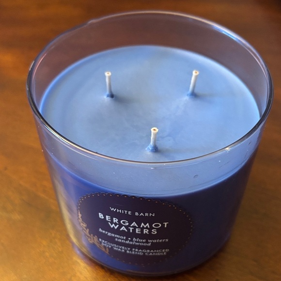 White Barn Bergamot Waters Blue Candle - Picture 2 of 3